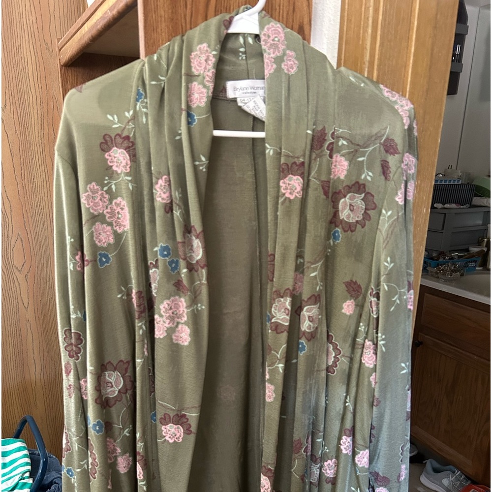 Women’s vintage blazer. Beautiful Floral design. Never worn.